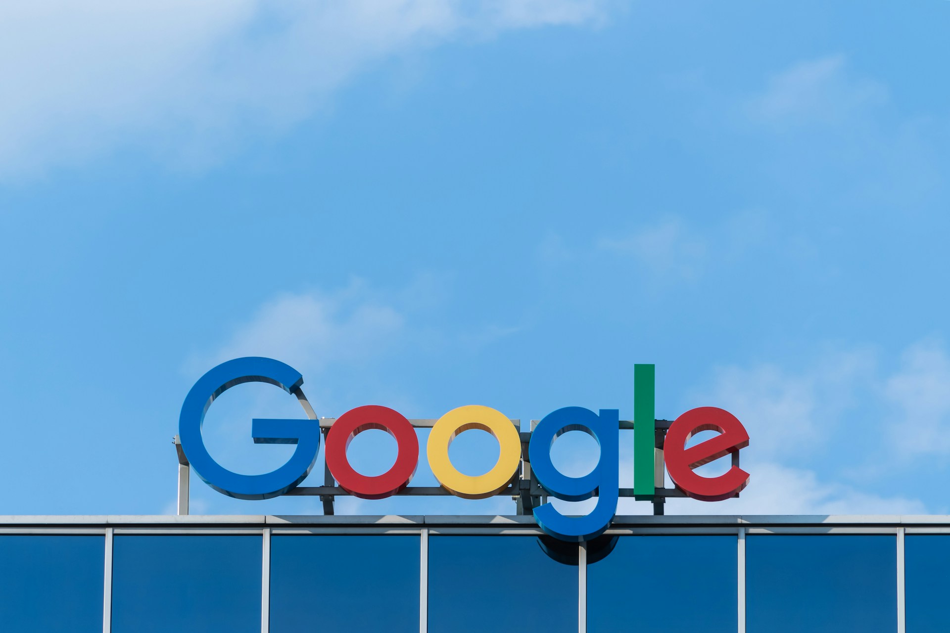 Belum Patuhi PP Tunas, Komdigi Panggil Meta dan Google