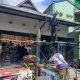 10 Tahun Berdiri, Enam Kios di Atas Drainase Tamalanrea Dibongkar Mandiri Pemiliknya