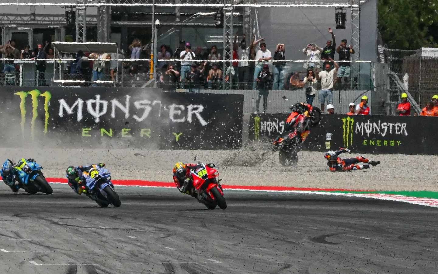 Motor Hancur Berkeping-keping, Insiden Horor Alex Marquez Guncang MotoGP Catalunya