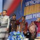 Didampingi Puspawati Husler, Bupati Irwan Beri Apresiasi Tinggi Atas Pengabdian Guru