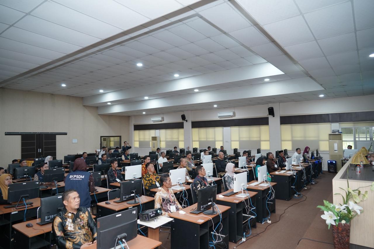 14 Pejabat Ikuti Assessment JPT Pratama, Bupati Luwu Tekankan Kerja Ikhlas