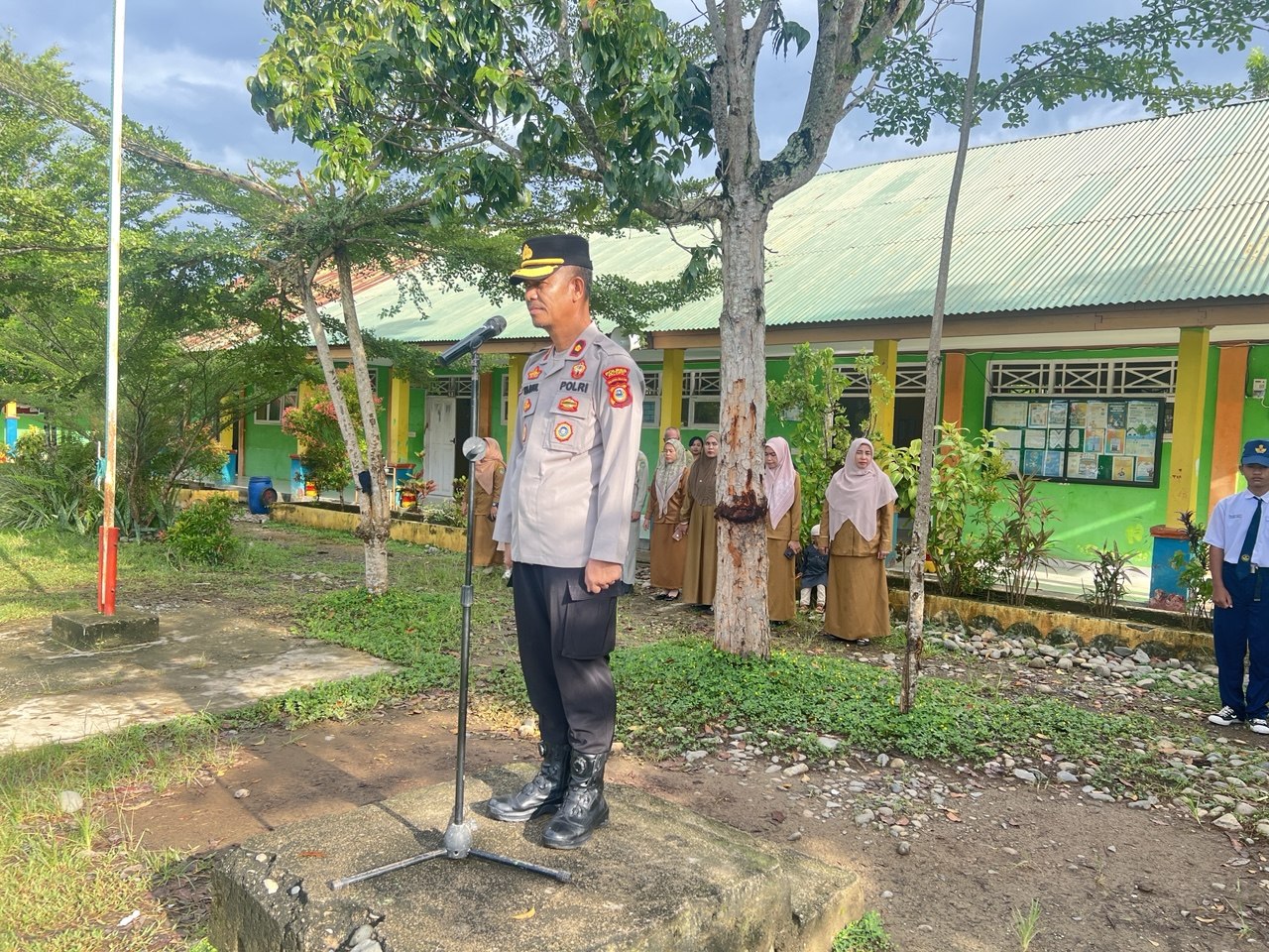 Cegah Tawuran dan Kenakalan Remaja, Polres Palopo Beri Pembinaan di SMPN 14