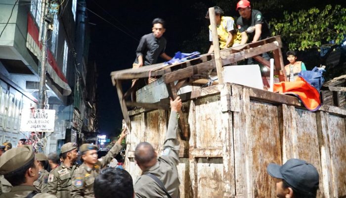 Kembalikan Fungsi Jalan, Penertiban Pasar Kubis Makassar Berlangsung Tanpa Ricuh