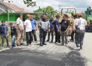 Permudah Akses Ekonomi dan Pertanian, Wabup Luwu Pantau Langsung Pengaspalan di Lamasi Permudah Akses Ekonomi dan Pertanian, Wabup Luwu Pantau Langsung Pengaspalan di Lamasi