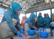 Praktik Masak Ikan di BBI Bajo, Langkah TP-PKK Luwu Tingkatkan Gizi Keluarga Praktik Masak Ikan di BBI Bajo, Langkah TP-PKK Luwu Tingkatkan Gizi Keluarga