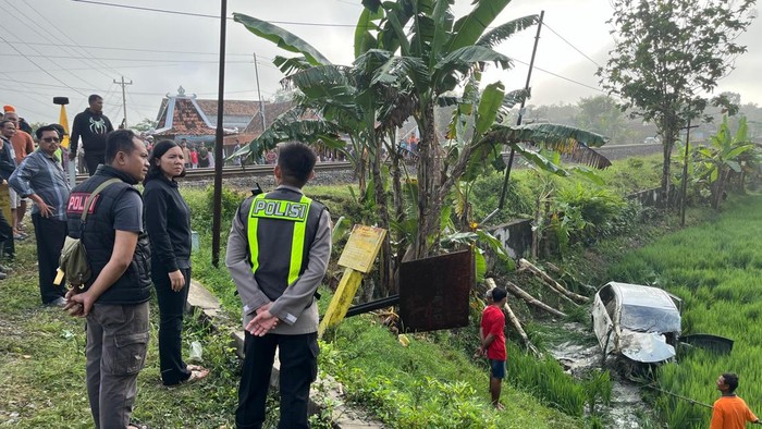 Kembali Makan Korban, Mesin Mati di Tengah Rel Bawa Petaka Bagi Rombongan Keluarga Pengantar Haji