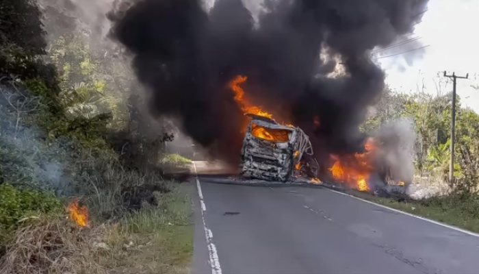 Hindari Lubang Berujung Maut, Bus ALS Tabrak Truk Tangki Hingga Hangus Terbakar