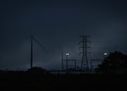 Penyebab Sumatera Blackout: Gangguan Transmisi PLN Putus Malam Ini