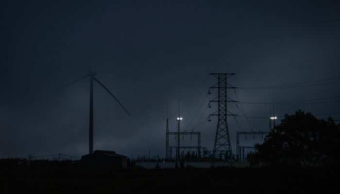 Penyebab Sumatera Blackout: Gangguan Transmisi PLN Putus Malam Ini