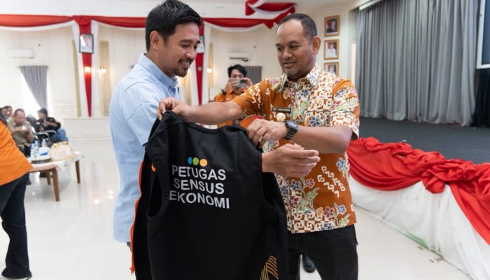 Lepas Petugas Sensus Ekonomi 2026, Wawali Palopo Tekankan Pentingnya Data Akurat