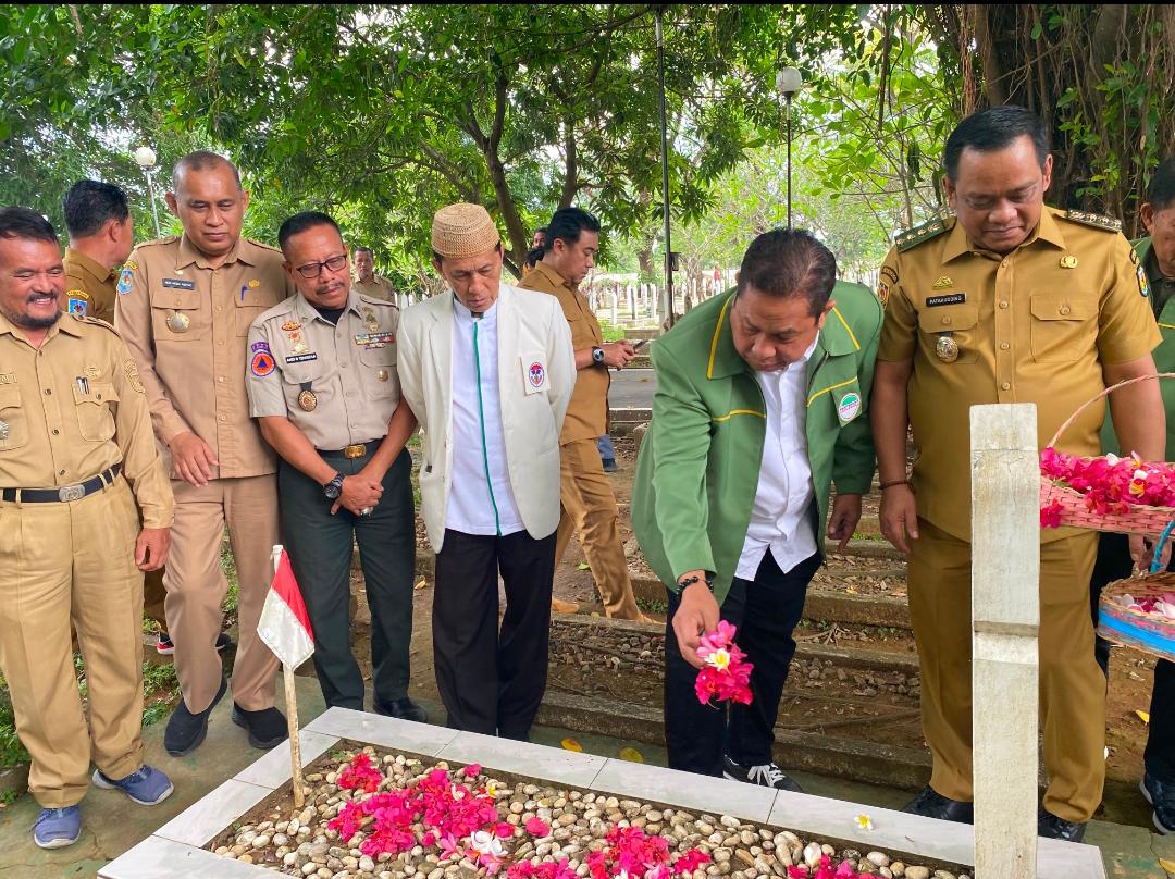 Peringati HUT ke-67, Pemkab Luwu dan KKLR Ziarah ke Makam Opu Andi Djemma