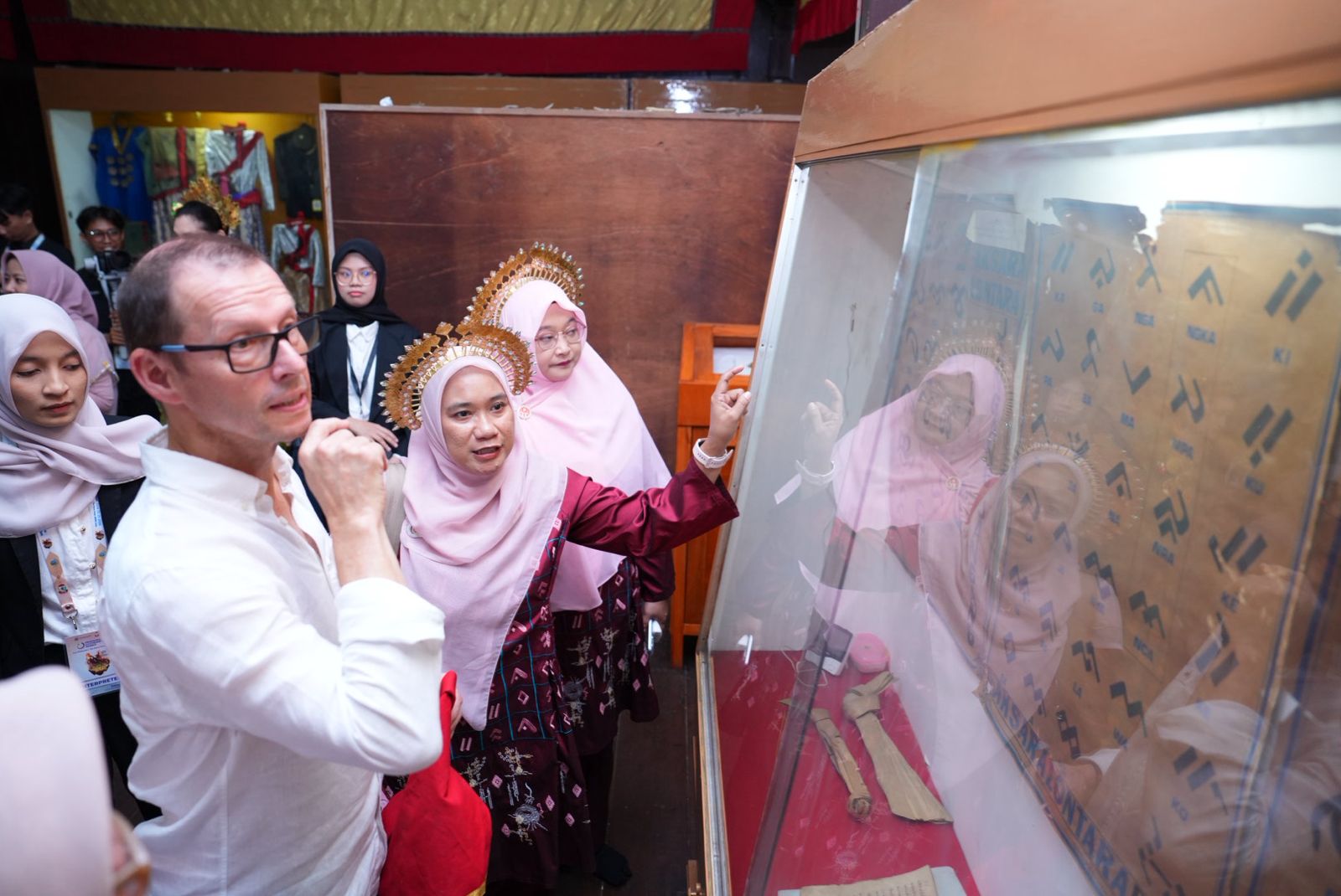 Delegasi Asing Terpukau Pakai Baju Bodo di Makassar, Begini Keseruannya