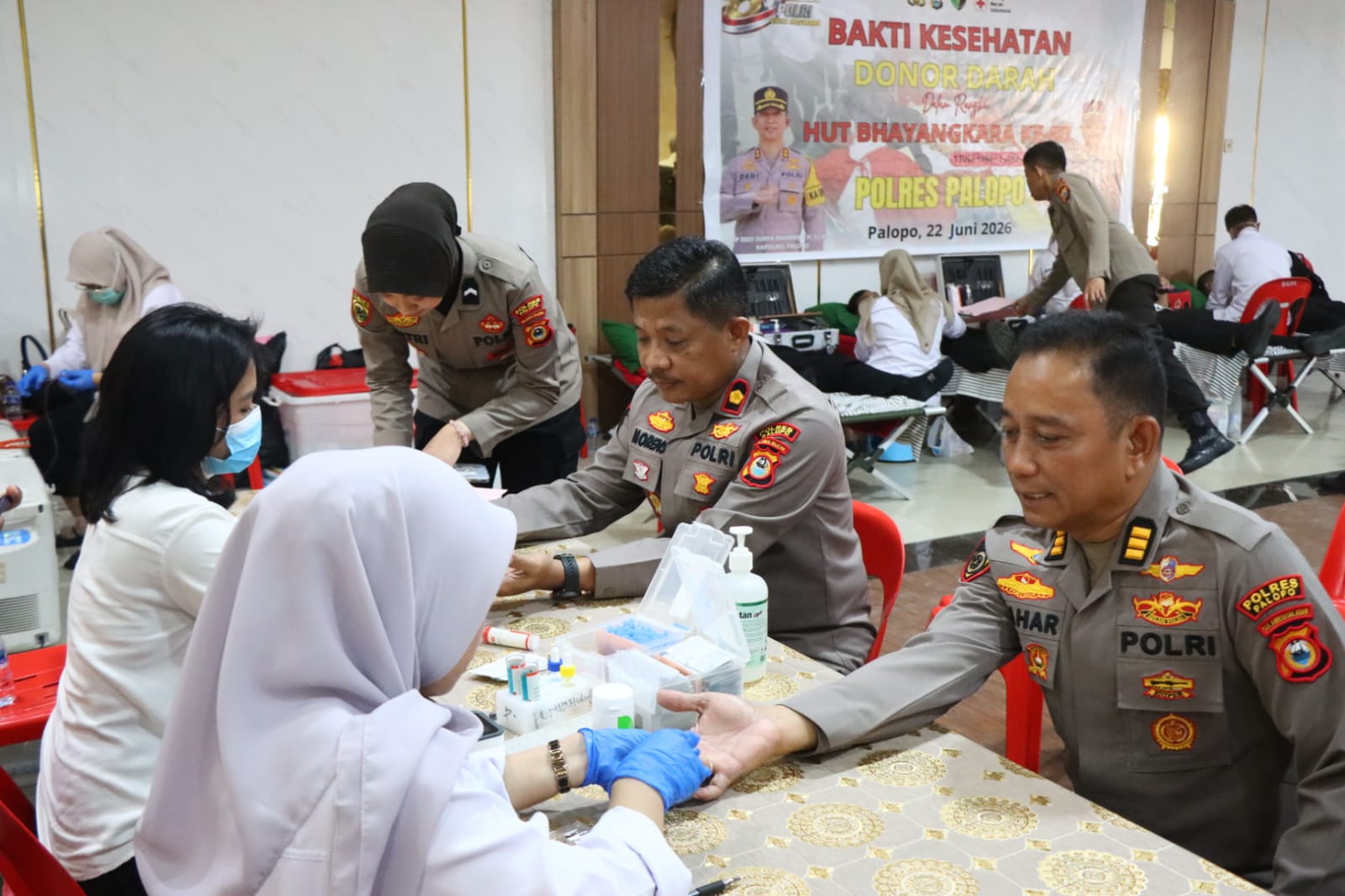 Polres Palopo Gelar Donor Darah Sambut HUT Bhayangkara ke-80 Bersama PMI