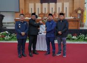 Tingkatkan Layanan Publik, Pemkab Luwu Serahkan Tiga Ranperda Baru ke DPRD