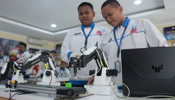 Perluas Peluang Karier Direktorat SMK Perkuat Kompetensi Siswa di Bidang Robotika