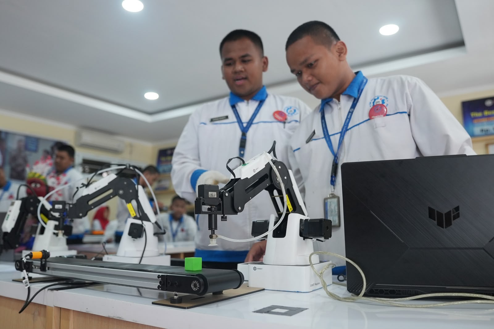 Perluas Peluang Karier Direktorat SMK Perkuat Kompetensi Siswa di Bidang Robotika