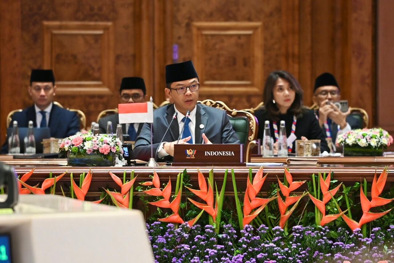 Batal Utus Dubes, Menlu Sugiono Terbang ke Pemakaman Ali Khamenei