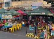 Pindah dari Benteng Rotterdam, Nasib Baru Pedagang Es Kelapa Muda di Pasar Kampung Baru Pindah dari Benteng Rotterdam, Nasib Baru Pedagang Es Kelapa Muda di Pasar Kampung Baru