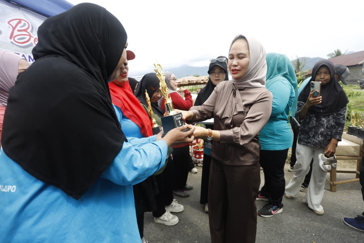 Perindah Sudut Kota, Wali Kota Palopo Ajak KPM PKH Terus Inovasi Kelola Ruang Hijau