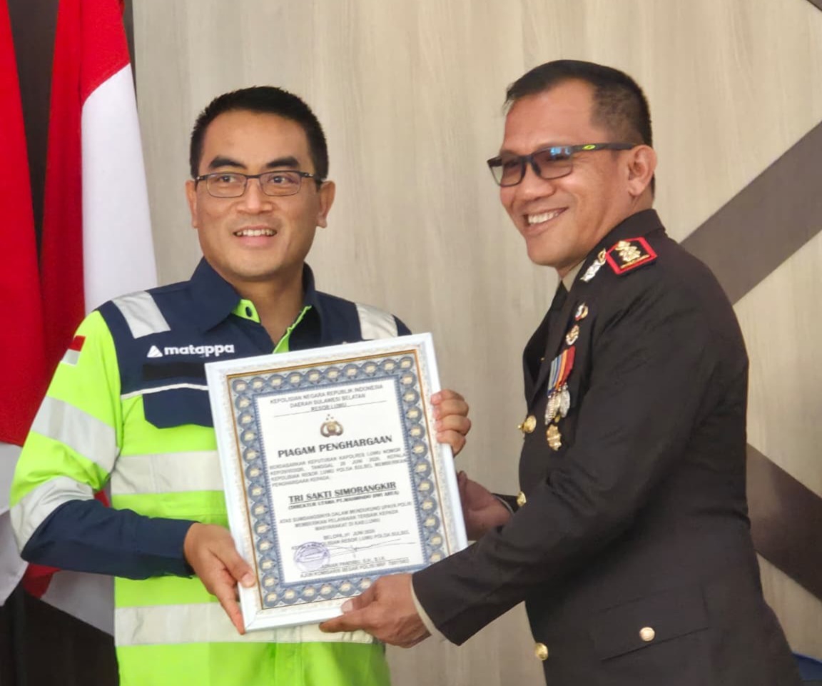 Sinergi Tingkatkan Pelayanan Masyarakat, Dirut Masmindo Raih Penghargaan Polres Luwu