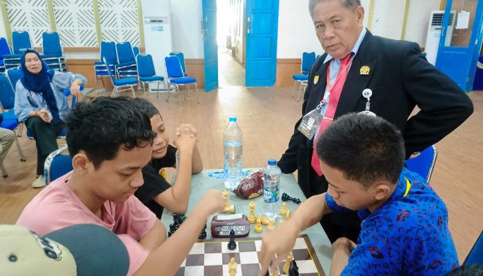 Kunjungi Makassar, Selvi Gibran Tinjau Langsung Program Sekolah Pesisir Paotere