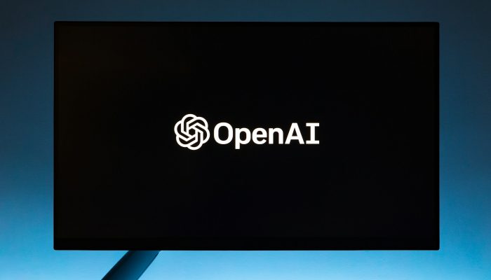 Perseteruan Raksasa Teknologi Memanas Apple Seret OpenAI ke Pengadilan Federal