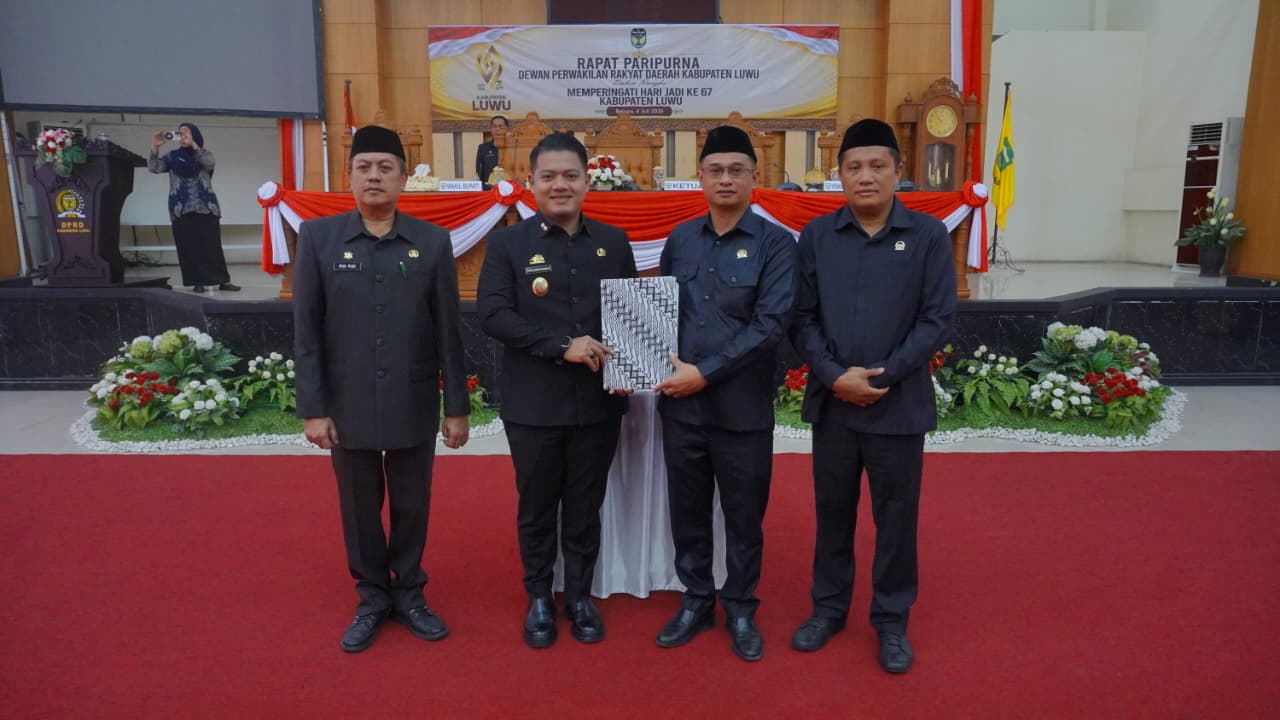 DPRD Luwu Sahkan Ranperda Pelaksanaan APBD 2025 Menjadi Peraturan Daerah